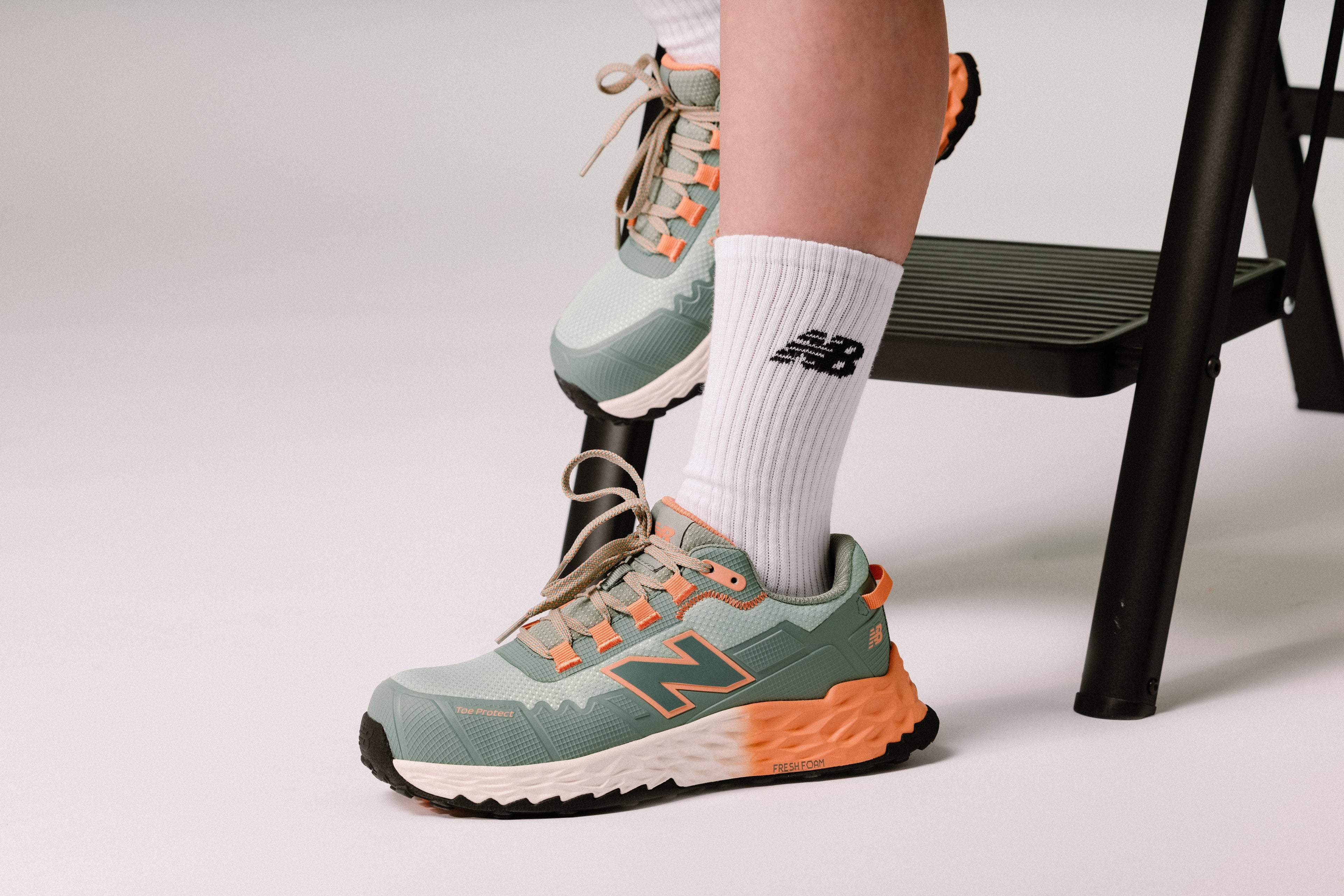 New Balance Cremorne Womens, S3 Sicherheitsschuh ESD HRO FOe, aqua / pumpkin, Weite D, EN ISO 20345