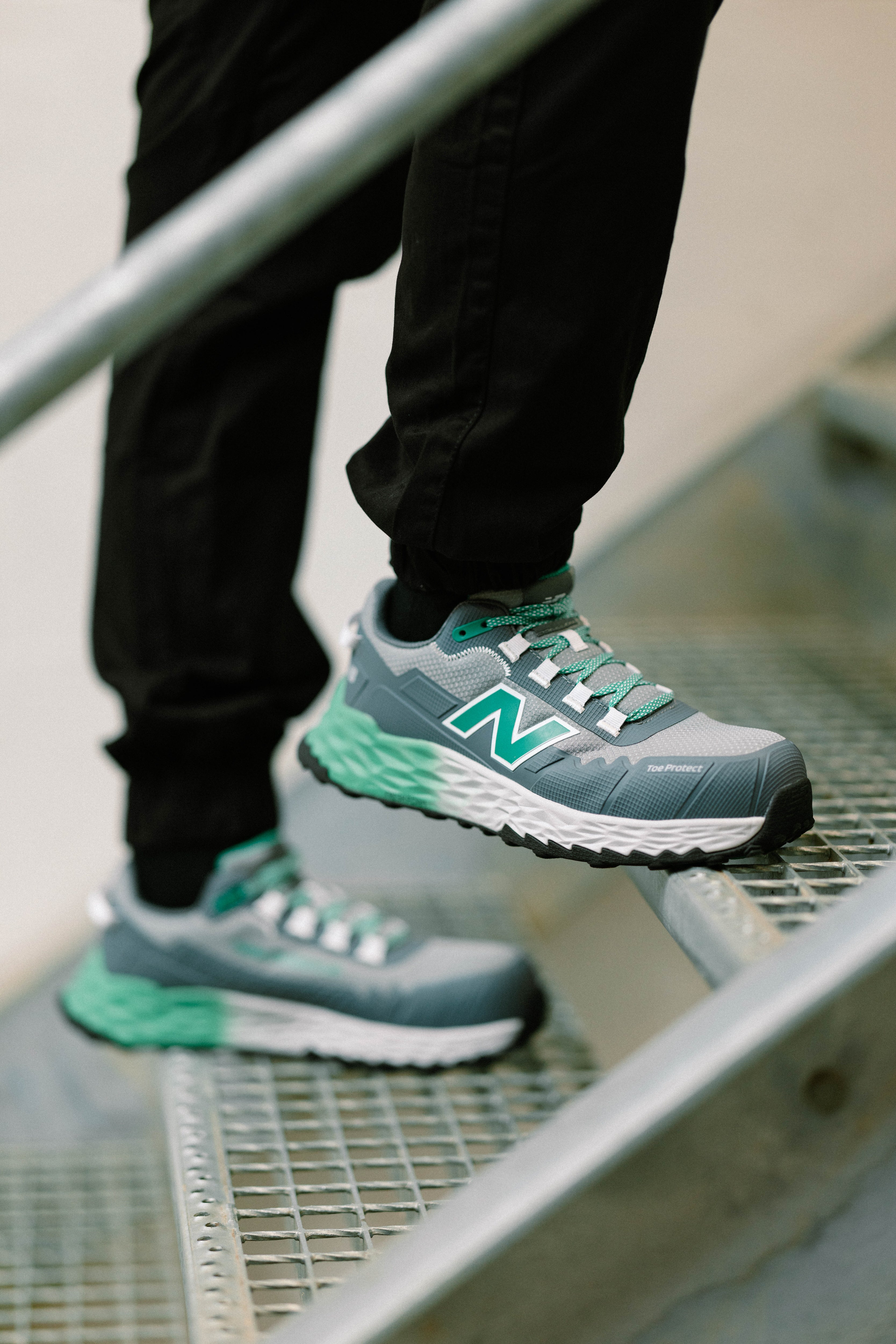 New Balance Cremorne, S3 Sicherheitsschuh ESD HRO FOe, alloy / grün, Weite 2E, EN ISO 20345